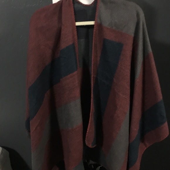 B.B. Dakota Reversible Poncho - Picture 3 of 3